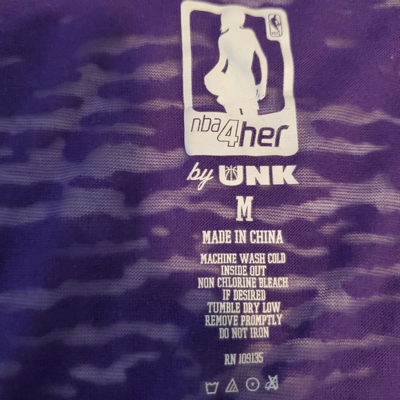 NBA 4 Her Laker BLING v-neck t-shirt. Sz M - Picture 3 of 5